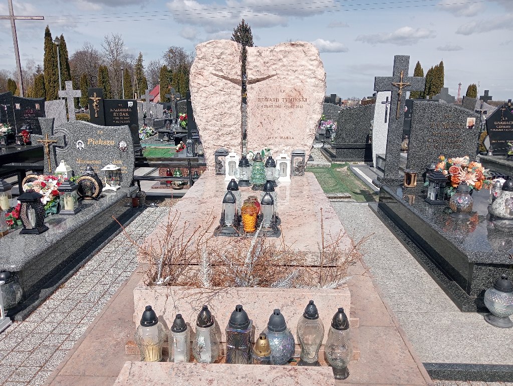 Grób Edward Tymiński
