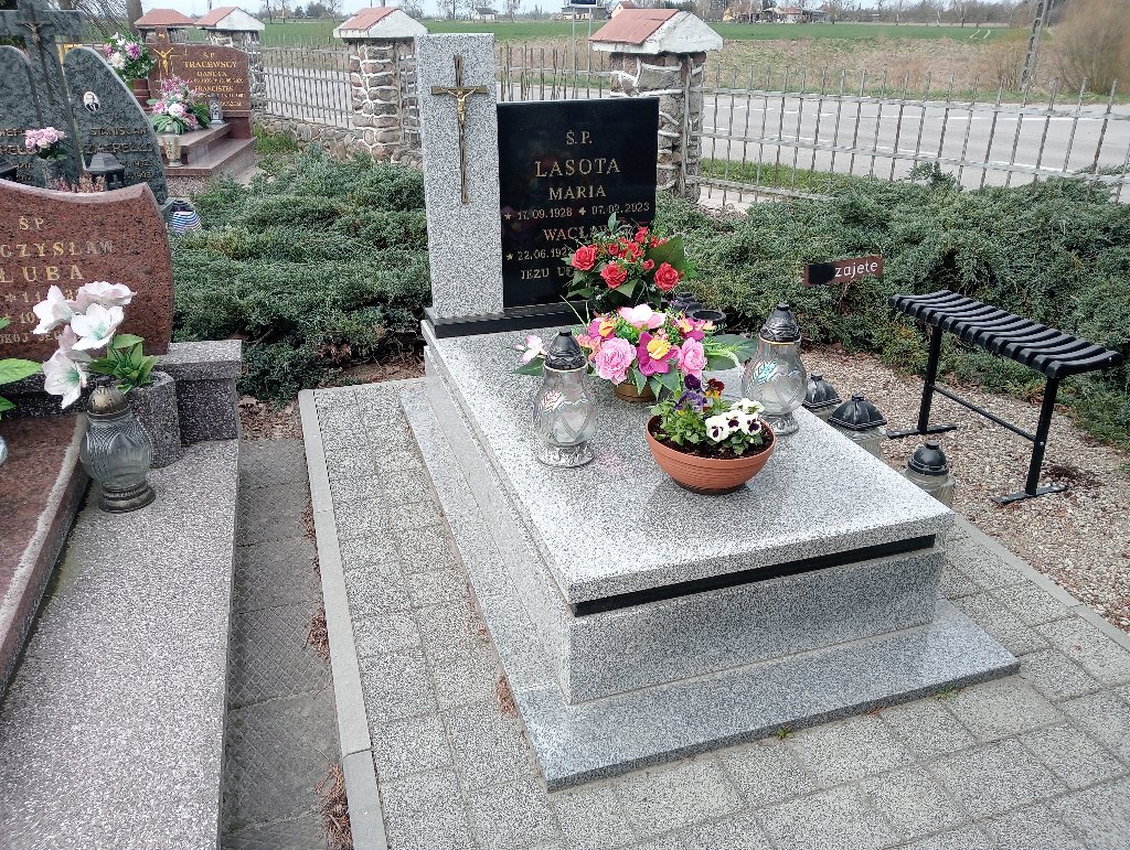 Grób Wacław Lasota