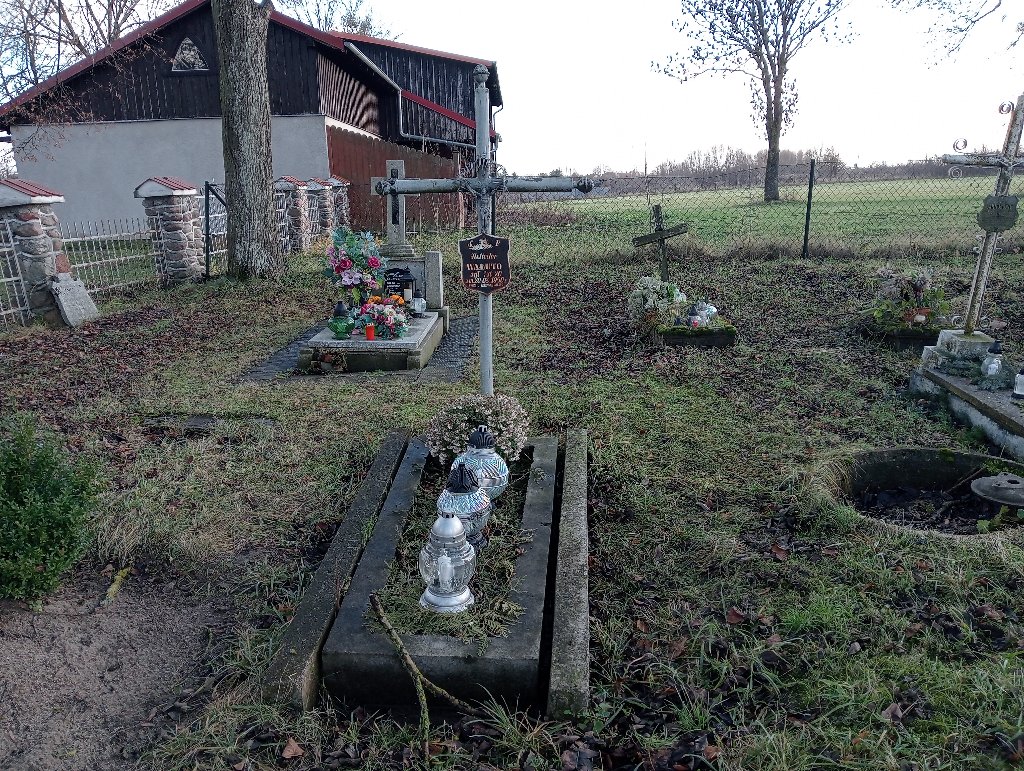 Grób Heliodor Wałuto